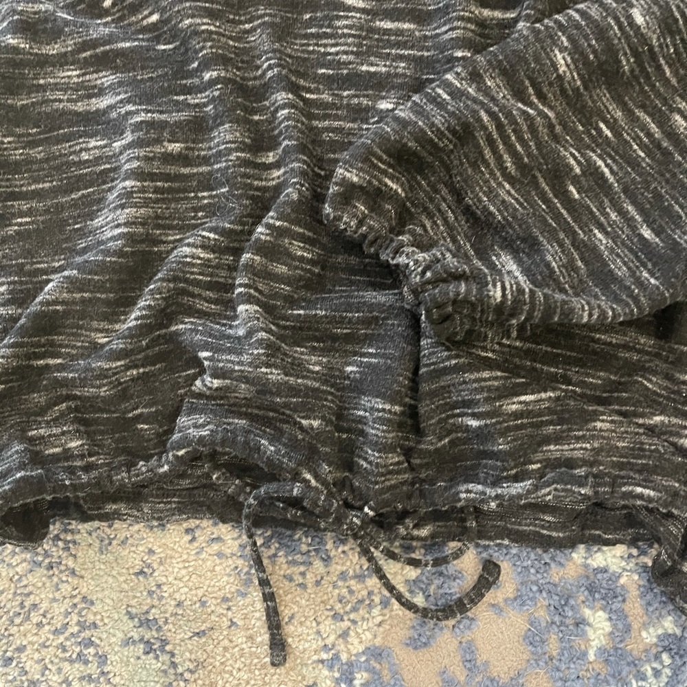 Two by Vince Camuto sweater - Picture 2 of 4